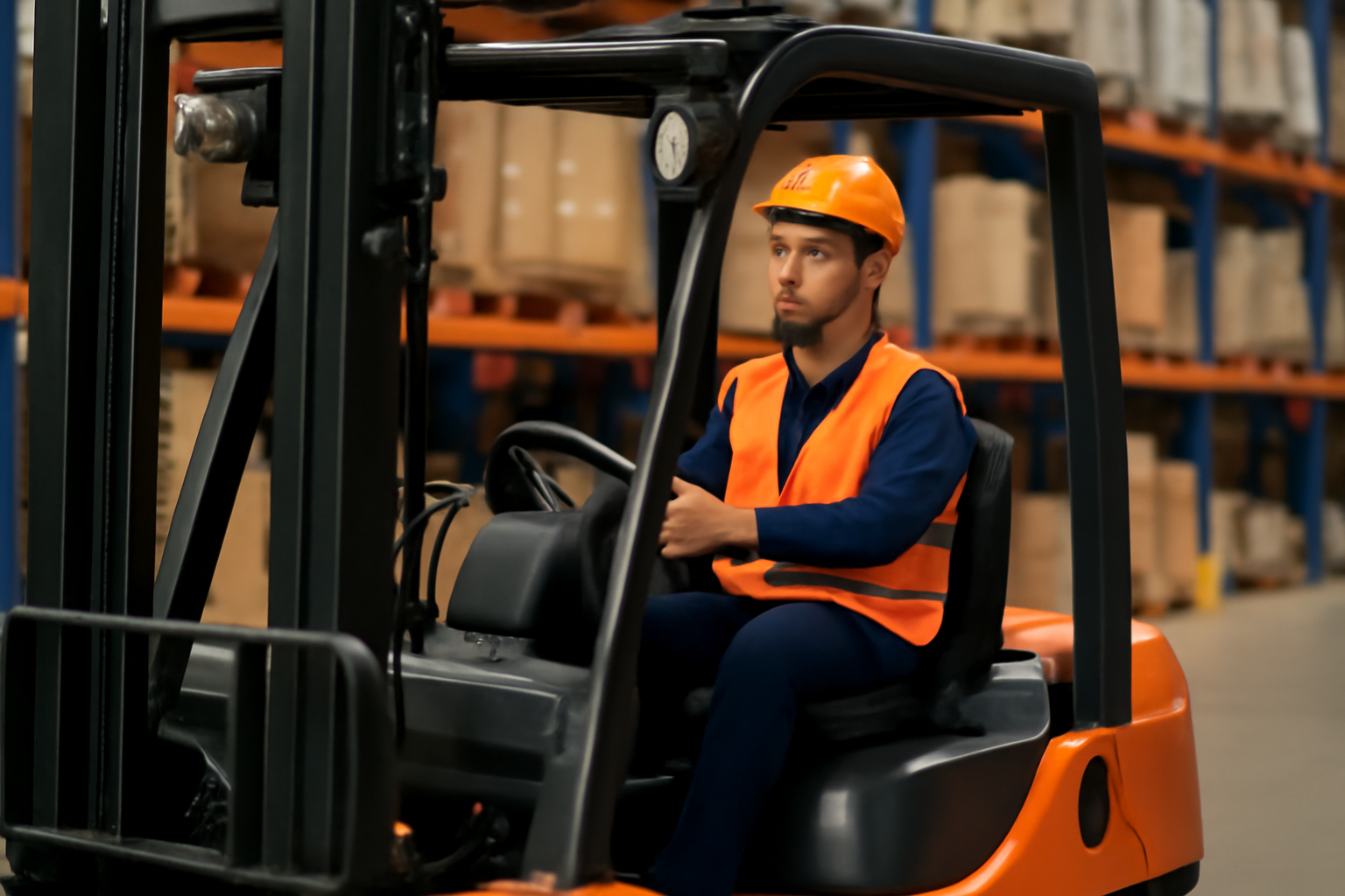 Operator wózka widłowego — uprawnienia UDT